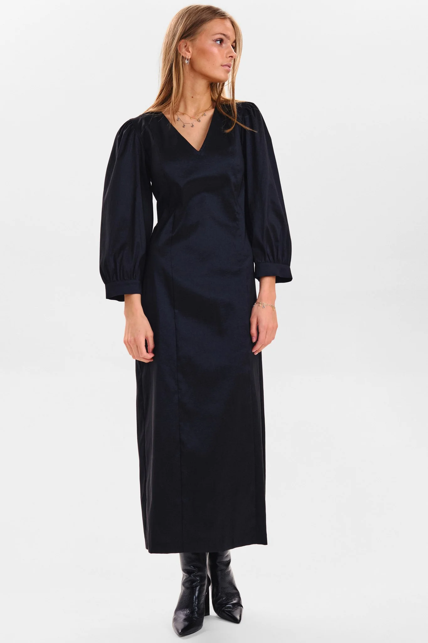SISEDINE DRESS - Caviar - Image 3