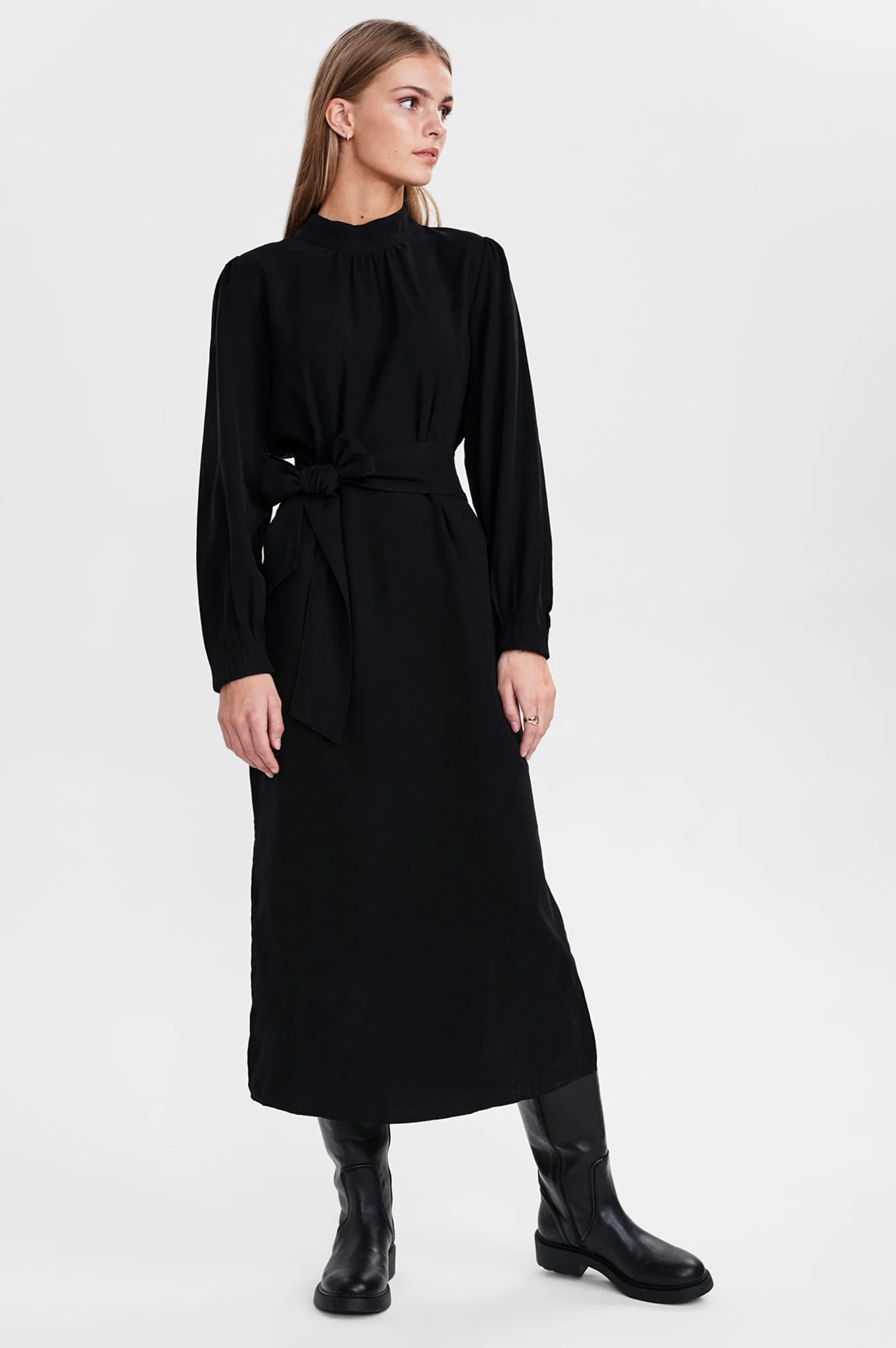 SISESSAN DRESS - Caviar - Image 3