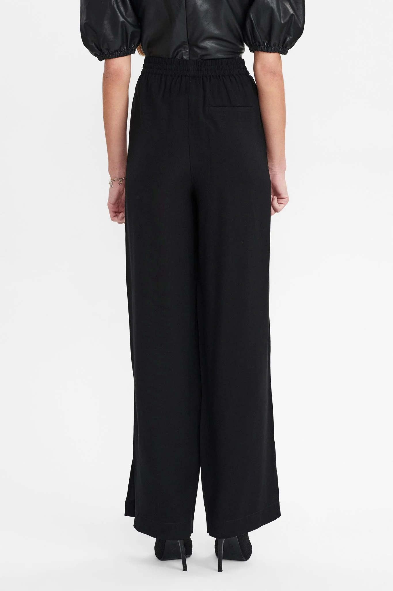 SISESSAN PANTS - Caviar - Image 2