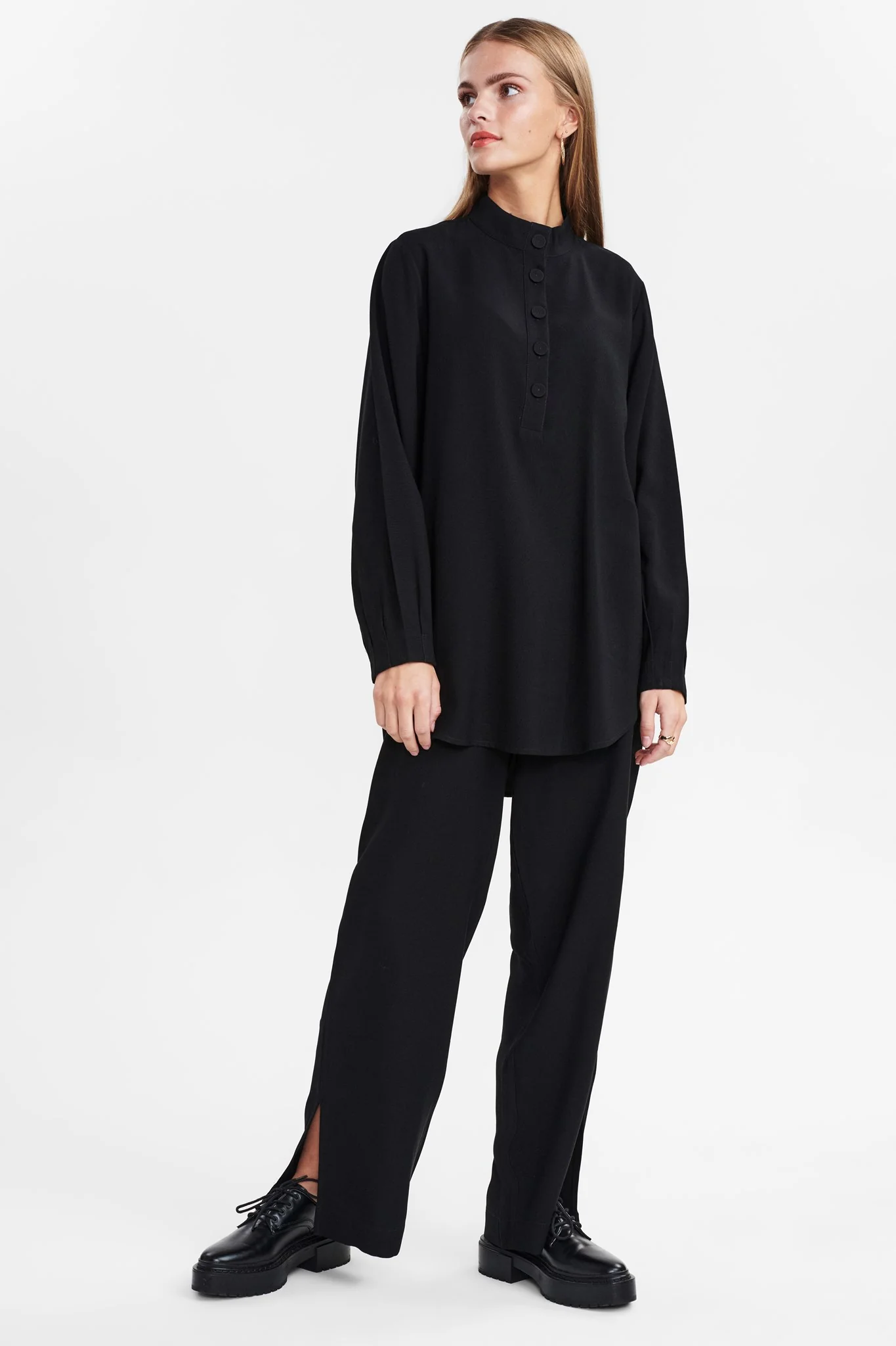 SISESSAN SHIRT - Caviar - Image 3