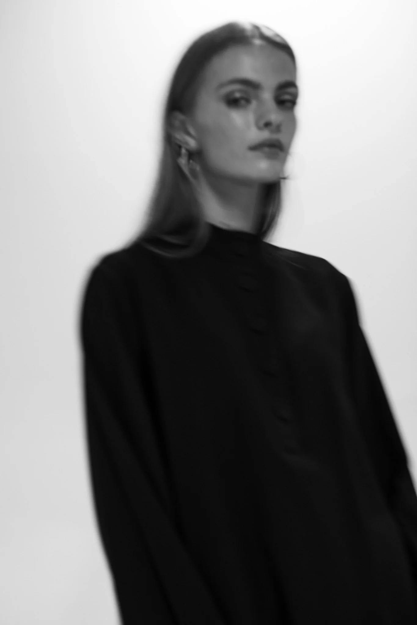 SISESSAN SHIRT - Caviar - Image 6