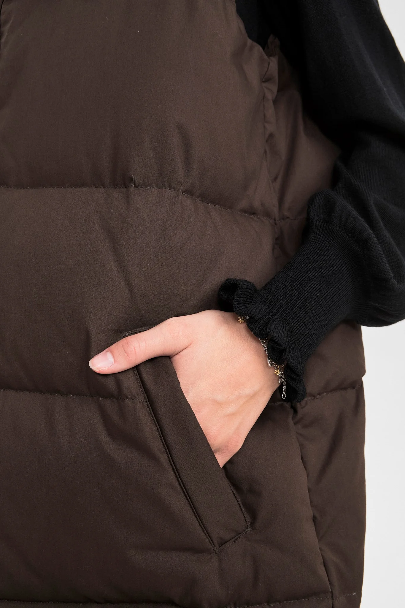 SISHIVA VEST - Chocolate Chip - Image 4